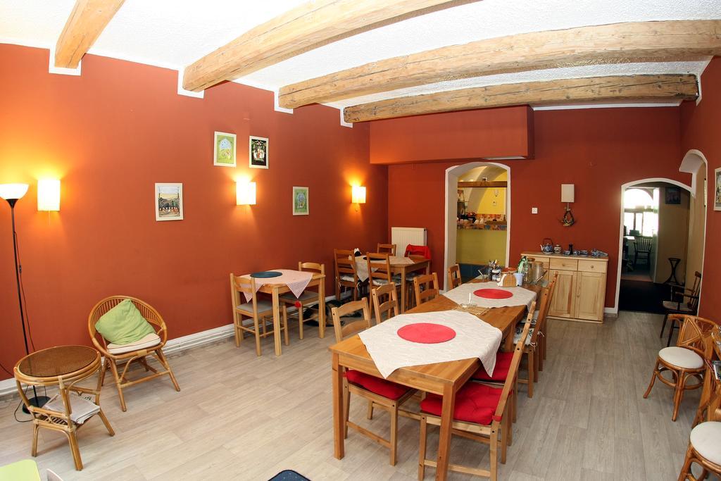 Family Hotell Domažlice Eksteriør bilde