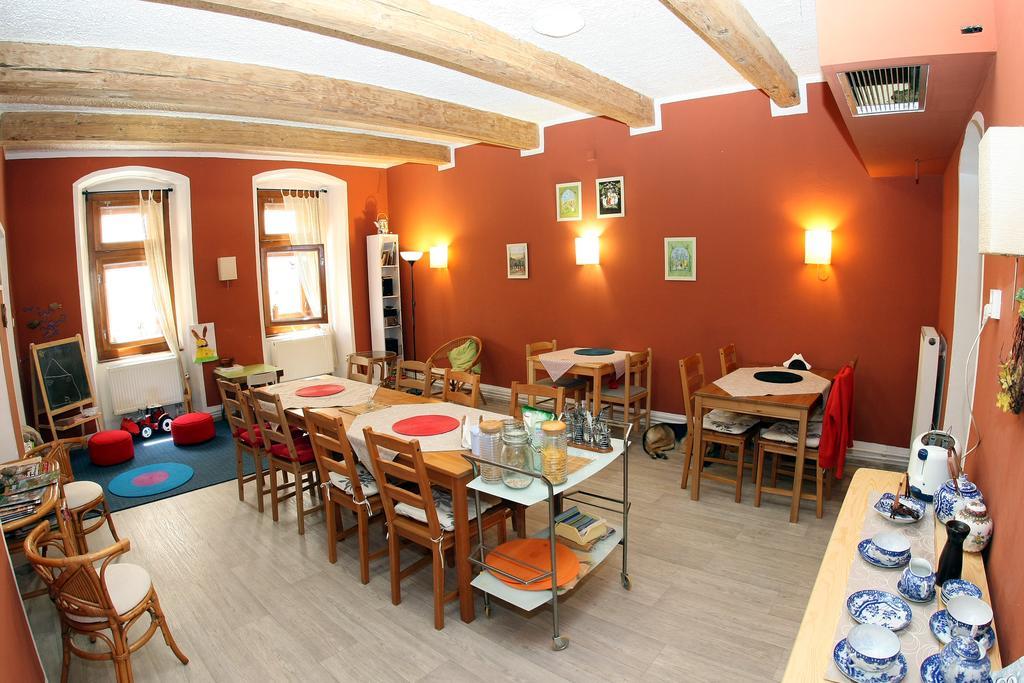 Family Hotell Domažlice Eksteriør bilde