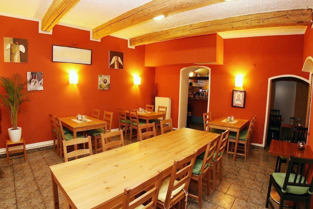 Family Hotell Domažlice Eksteriør bilde